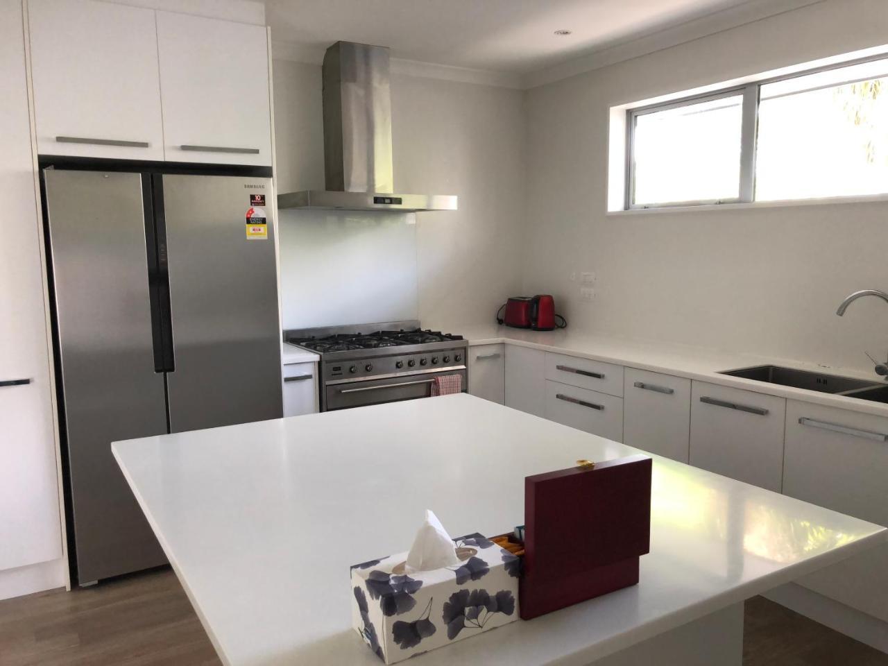 Memorial Holiday Home كريستتشيرش المظهر الخارجي الصورة